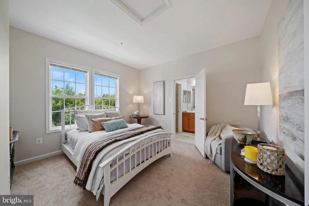 Photo of 304 PARKVIEW AVENUE