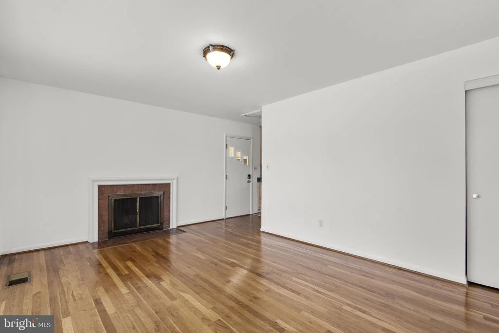 Photo of 18008 MUNCASTER ROAD