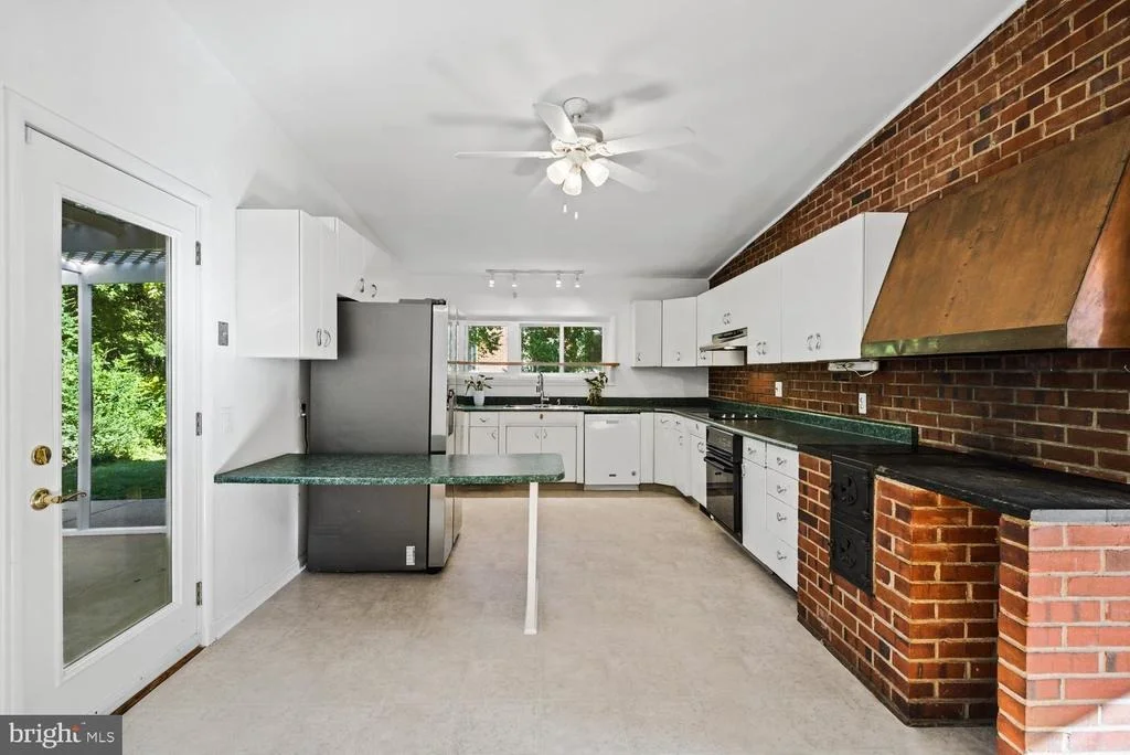 Photo of 9408 FOREST HAVEN DRIVE