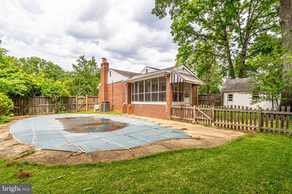 Photo of 4235 SIDEBURN ROAD