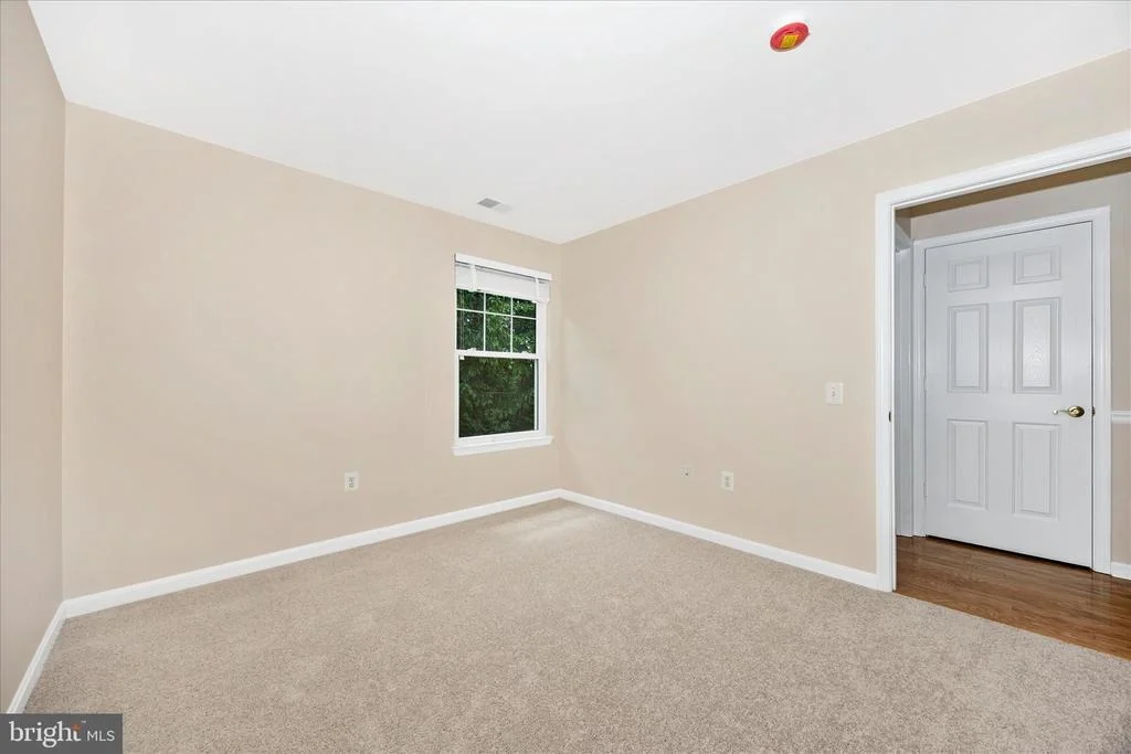Photo of 1007 PARADE LANE
