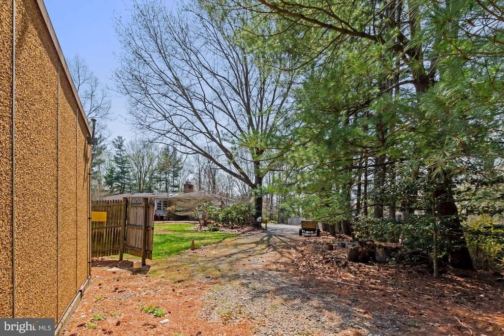 Photo of 17335 DONORA ROAD
