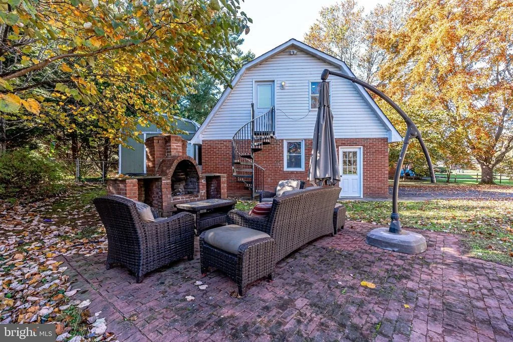 Photo of 8993 MEADOWVIEW DRIVE