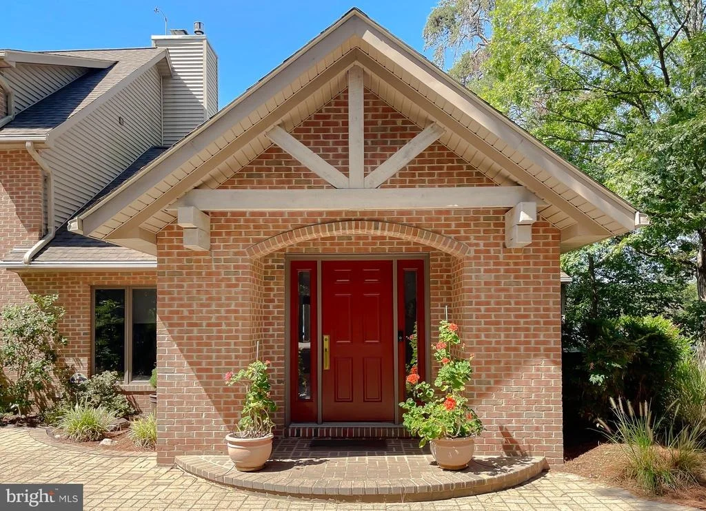 Photo of 369 DEER DRIVE
