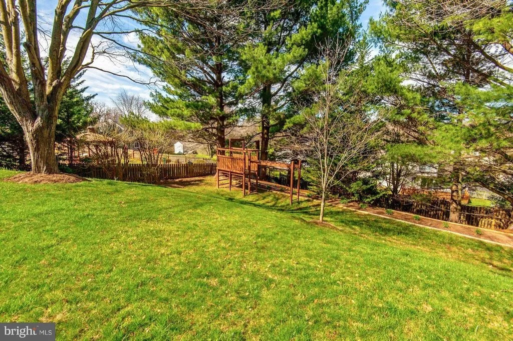 Photo of 413 WOONSOCKETT LANE