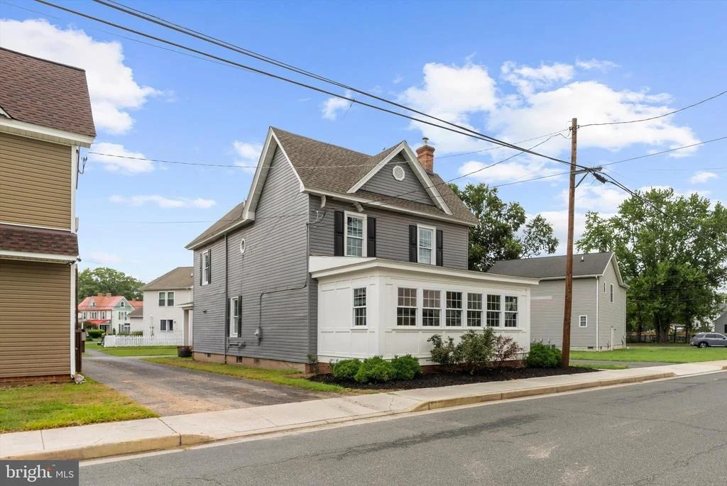 Photo of 201 OAK STREET