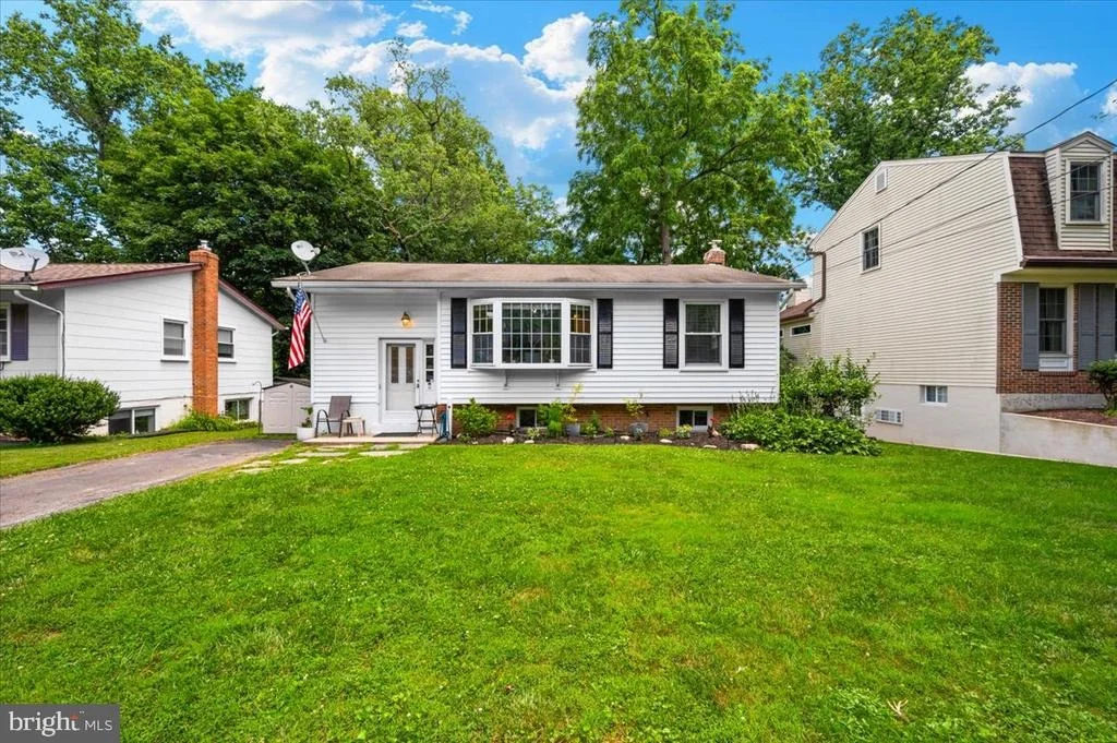 Photo of 10113 DAY AVENUE