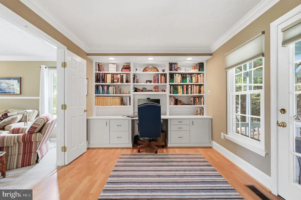 Photo of 6913 SOVEREIGN PLACE