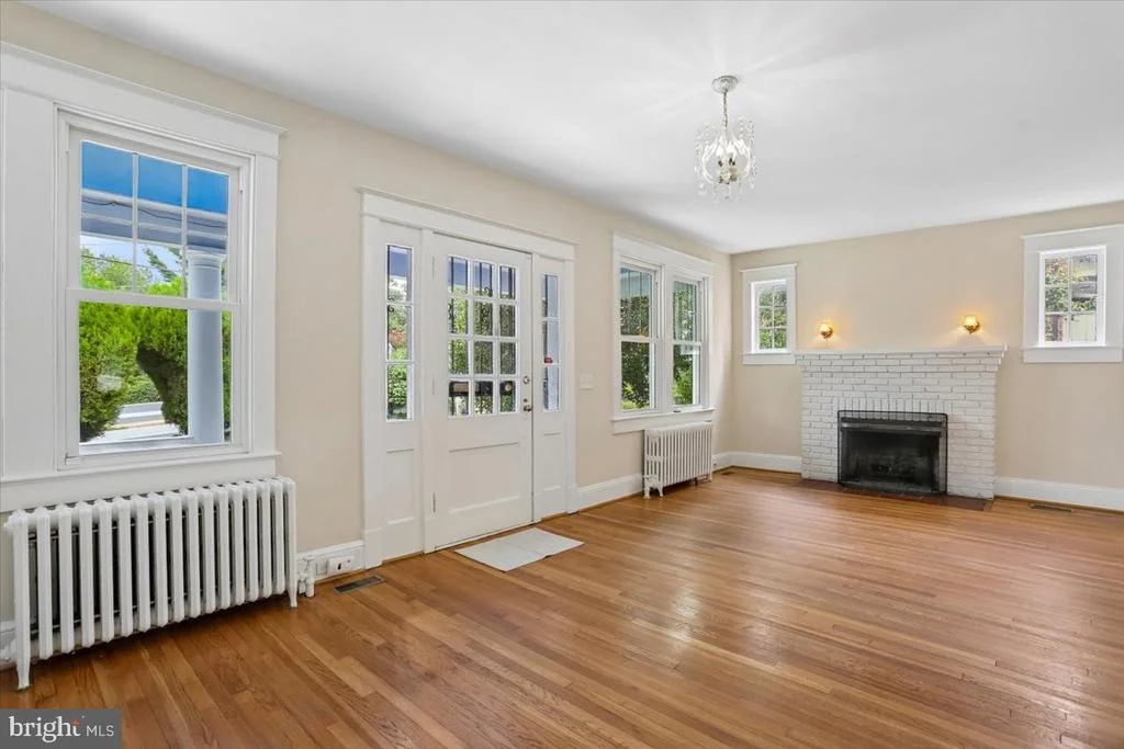 Photo of 9501 COLESVILLE ROAD