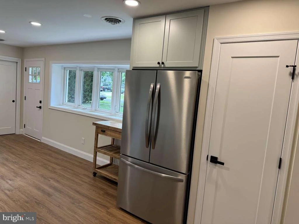 Photo of 11 METTEN ROAD