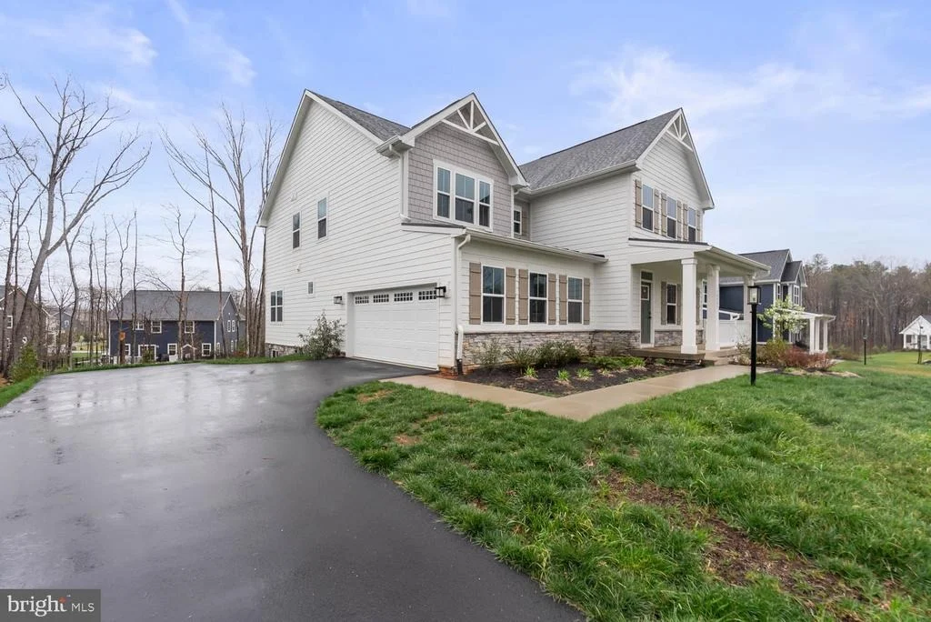 Photo of 10907 GREEN LEAF RUN
