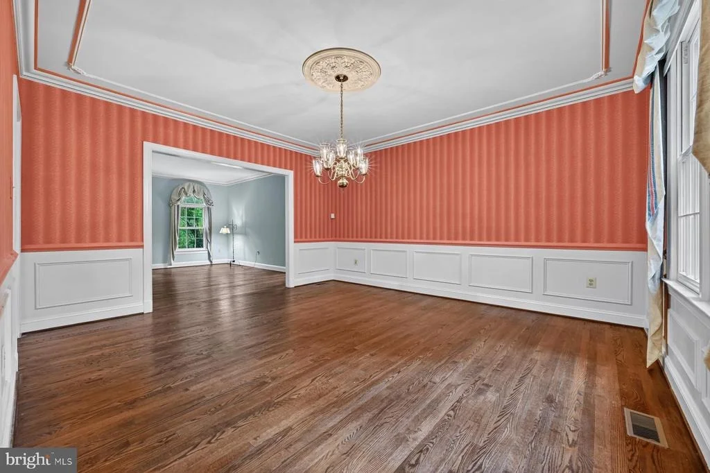 Photo of 900 MALVERN HILL DRIVE