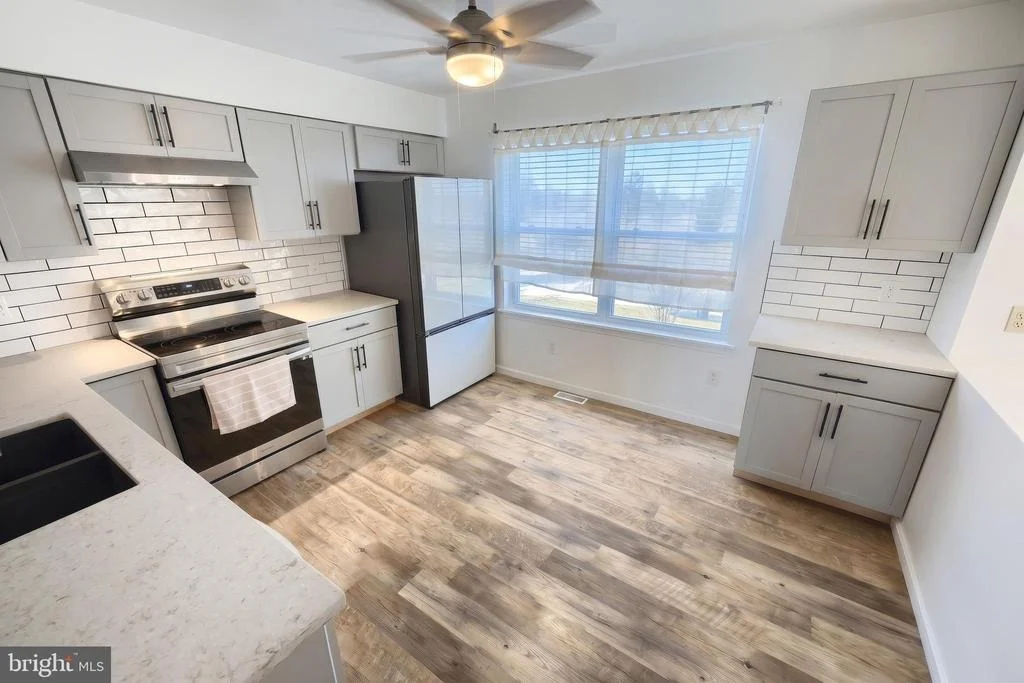 Photo of 24 SQUIRE CIRCLE