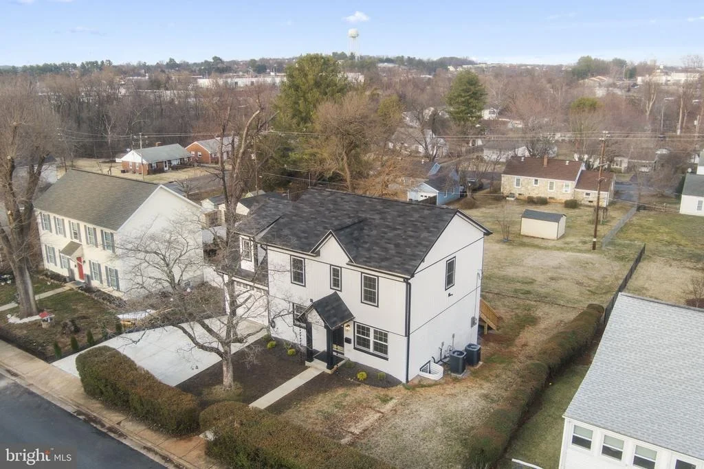 Photo of 305 WINE STREET