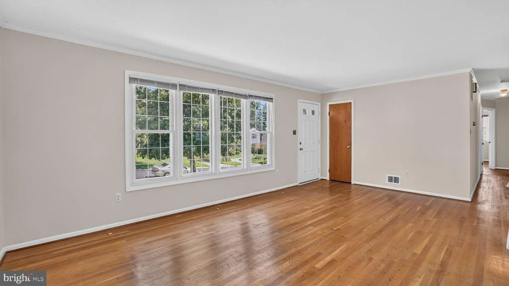 Photo of 3131 CASTLELEIGH ROAD