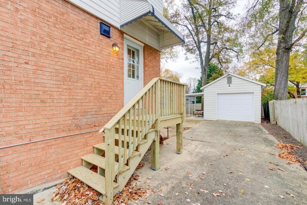 Photo of 11207 EMACK ROAD