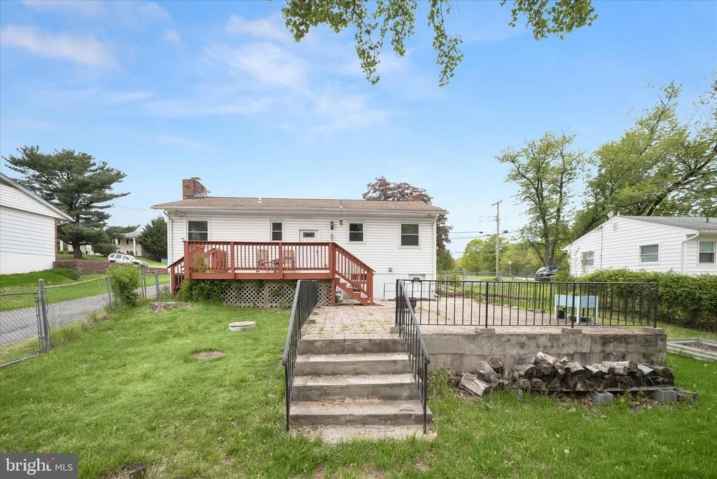 Photo of 7403 LOCUST DRIVE