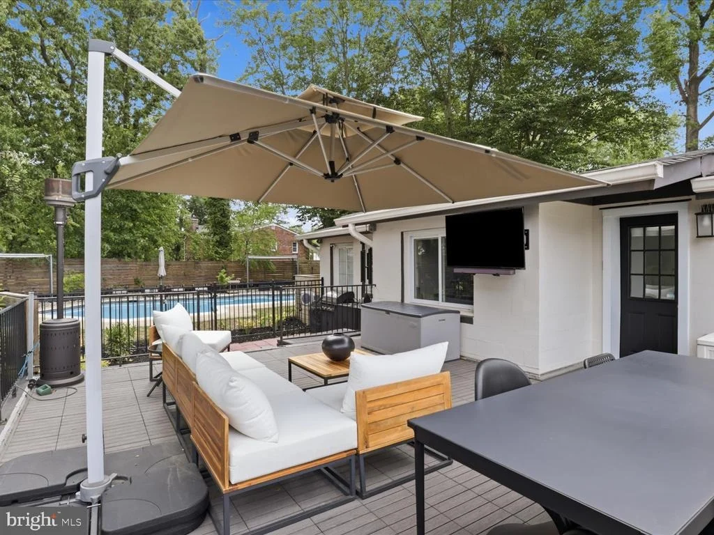 Photo of 6410 BUSHEY DRIVE
