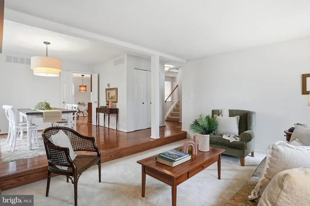 Photo of 289 COLLEGE MANOR DRIVE
