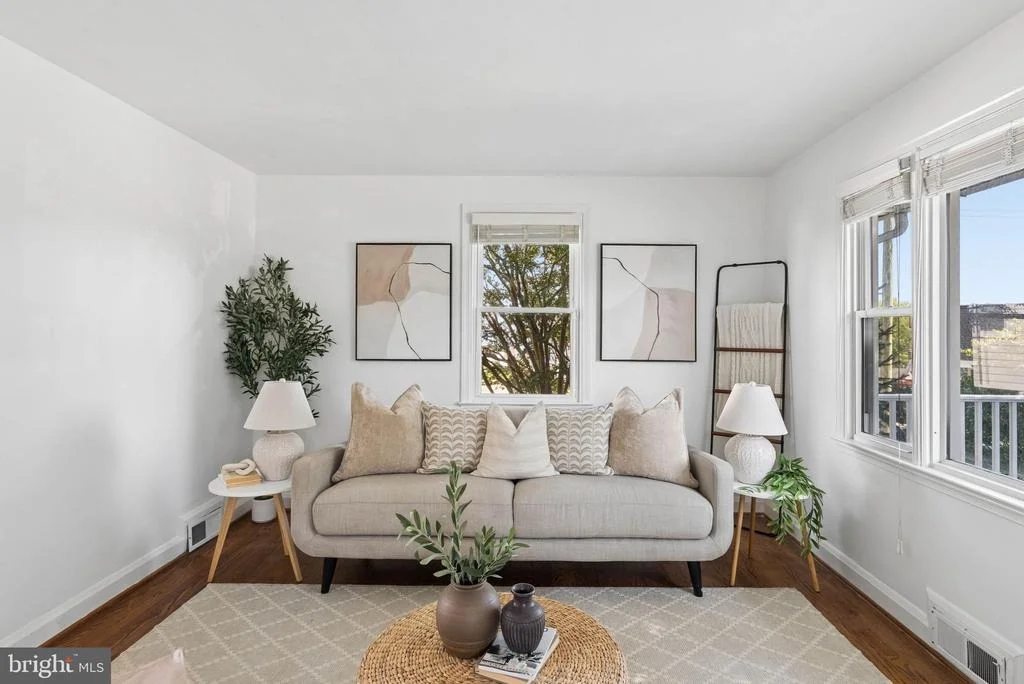 Photo of 5572 OAKLAND ROAD
