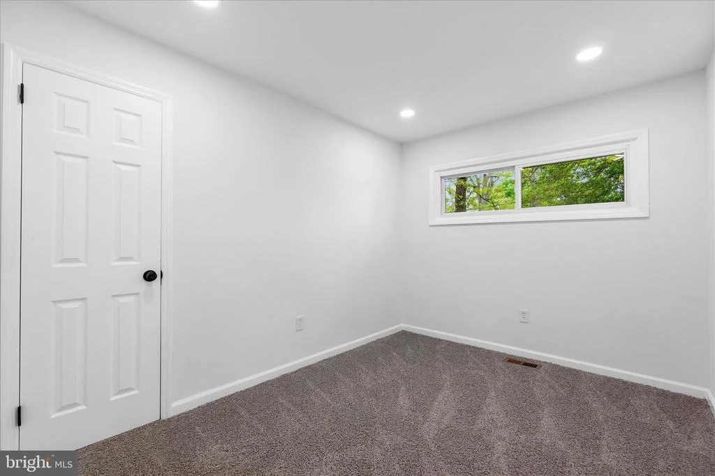 Photo of 1511 LONG POINT ROAD
