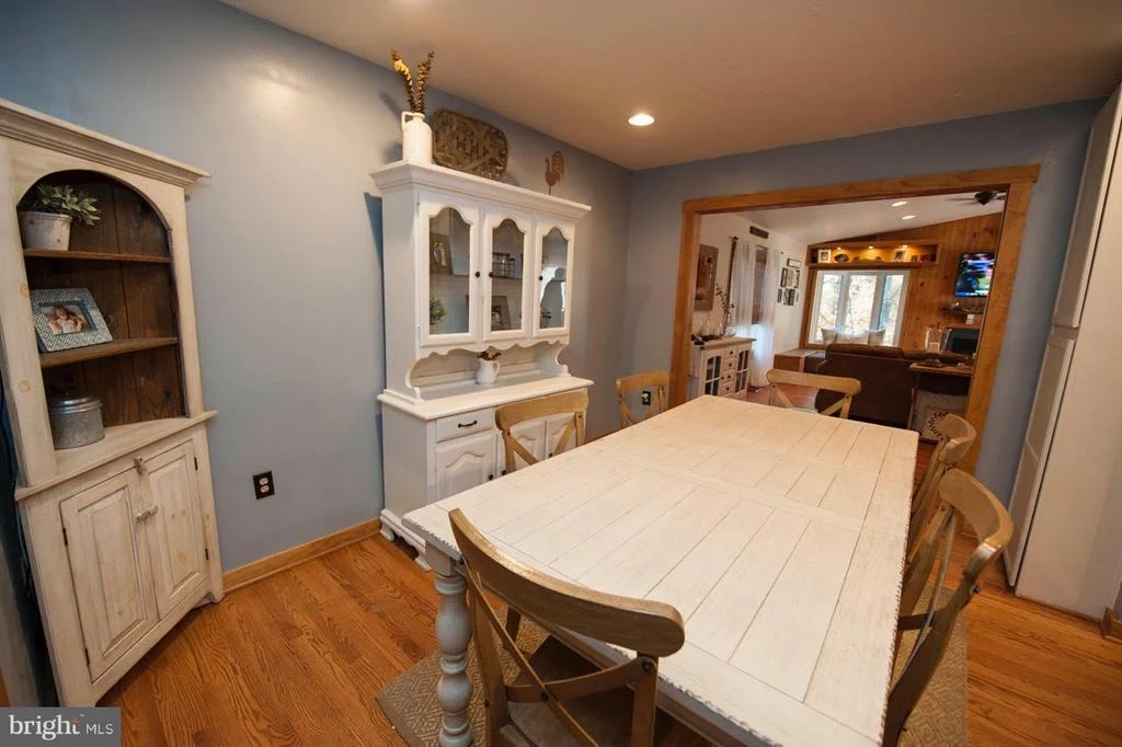 Photo of 828 WILDA DRIVE