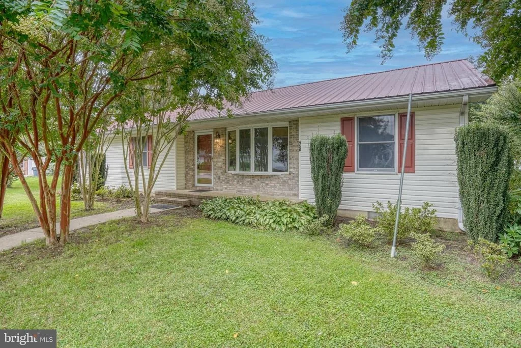 Photo of 956 JANEKA LANE