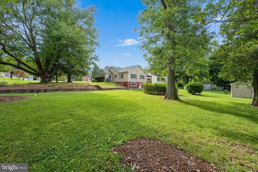 Photo of 8995 HAMBURG ROAD