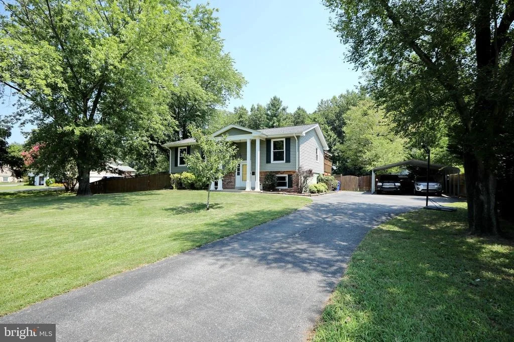 Photo of 5016 SKYLARK DRIVE