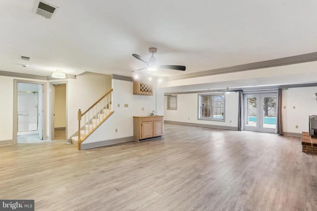 Photo of 9409 THORNEDIKE DRIVE
