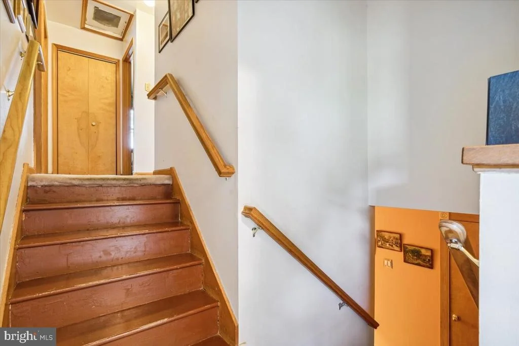 Photo of 6198 VIEWSITE COURT