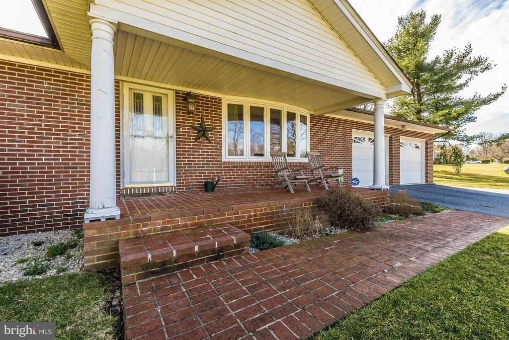 Photo of 7123 SUNDAYS LANE
