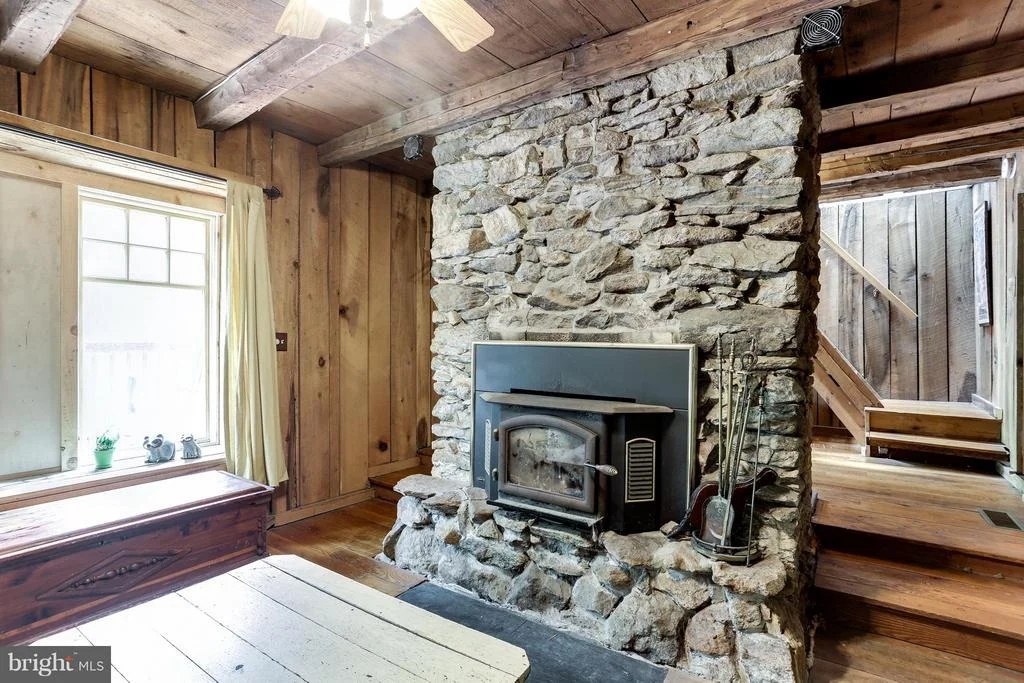 Photo of 828 WARREN ROAD