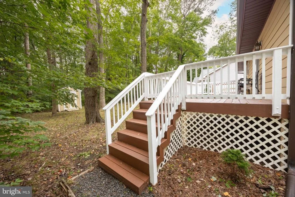 Photo of 38 FAIRWAY LANE