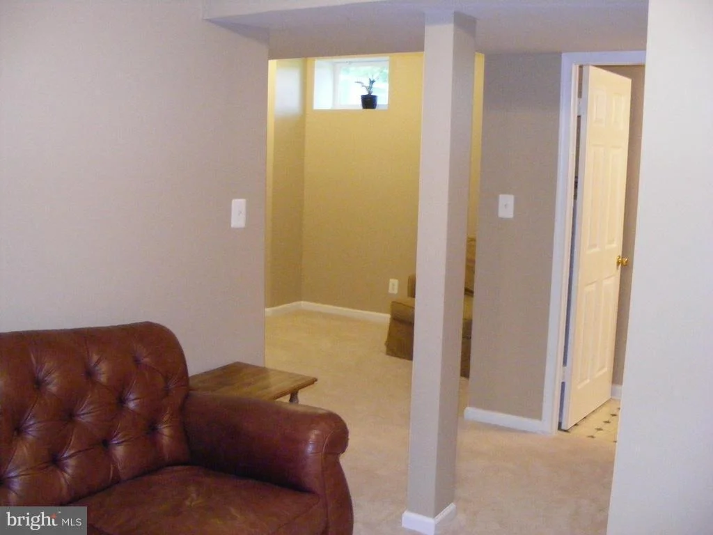 Photo of 17104 WATERLOO ROAD