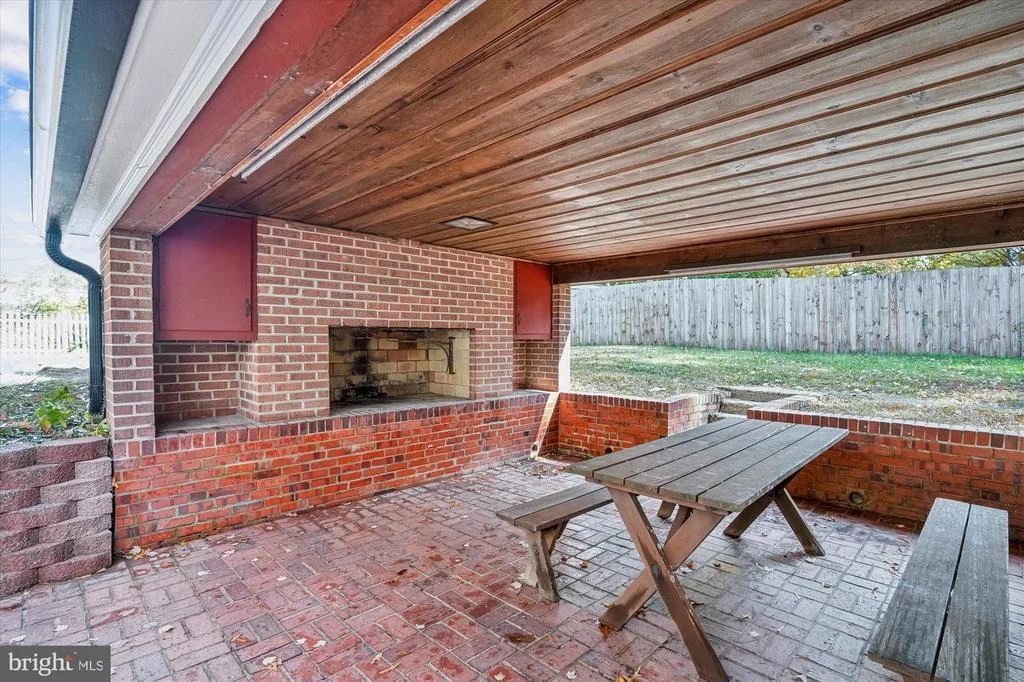 Photo of 7110 RIVERDALE ROAD