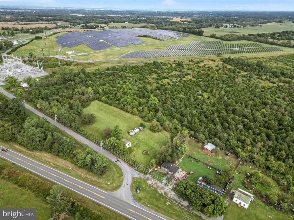 Photo of 32 DOUBLE TOLLGATE ROAD