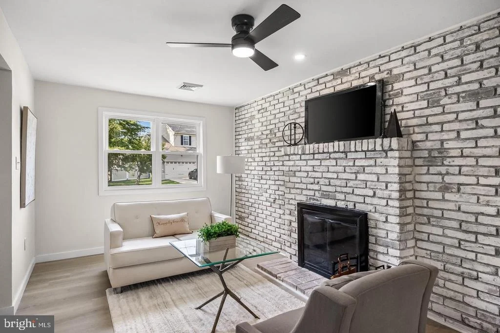 Photo of 418 KINGSTON DRIVE