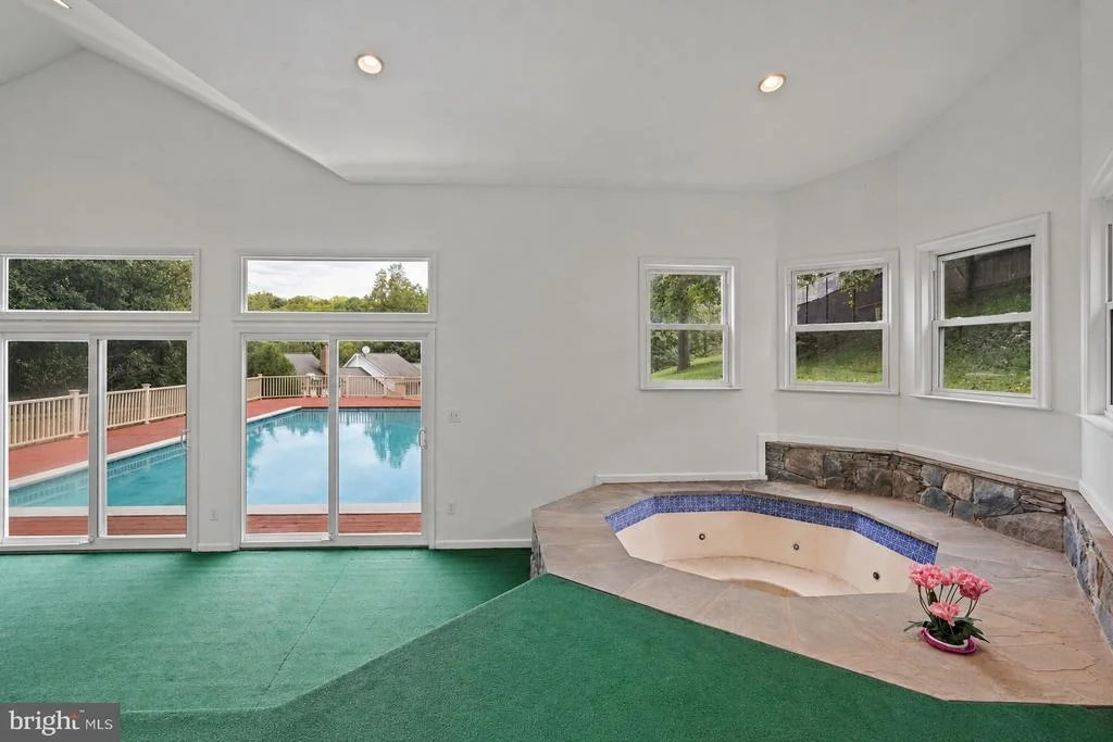 Photo of 10320 GLEN ROAD