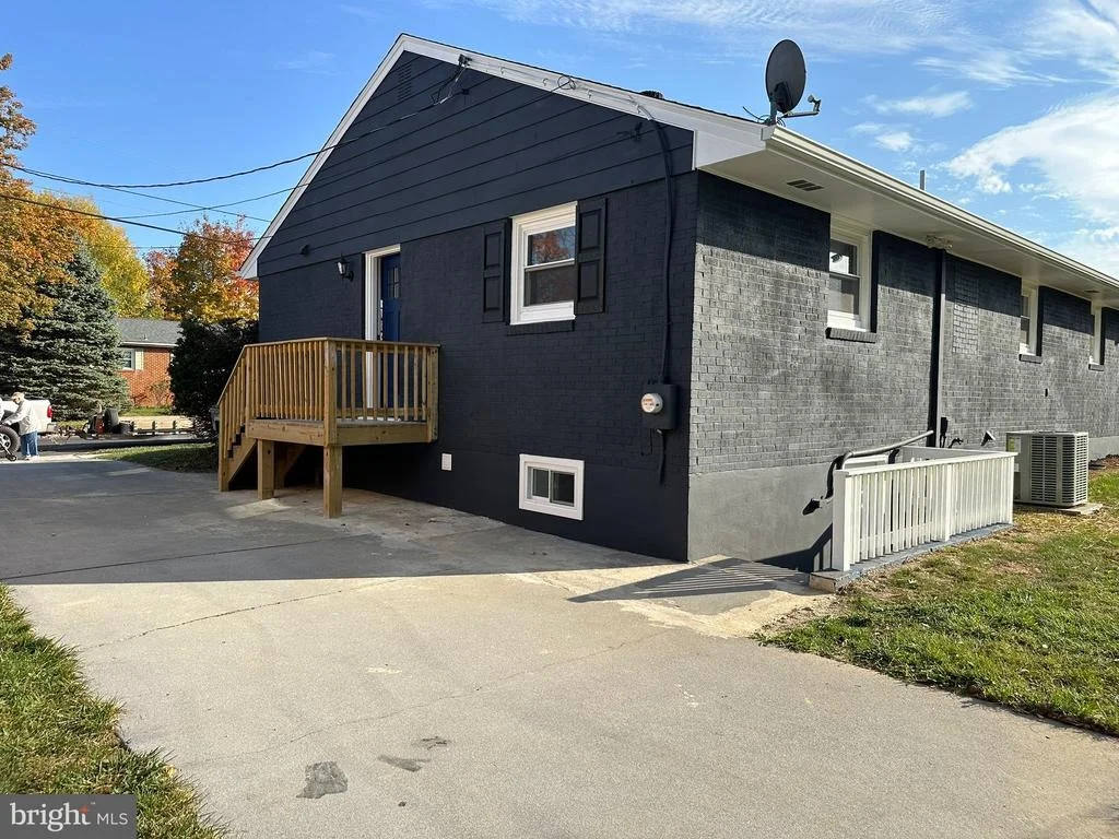 Photo of 105 CHRISTOPHER DRIVE