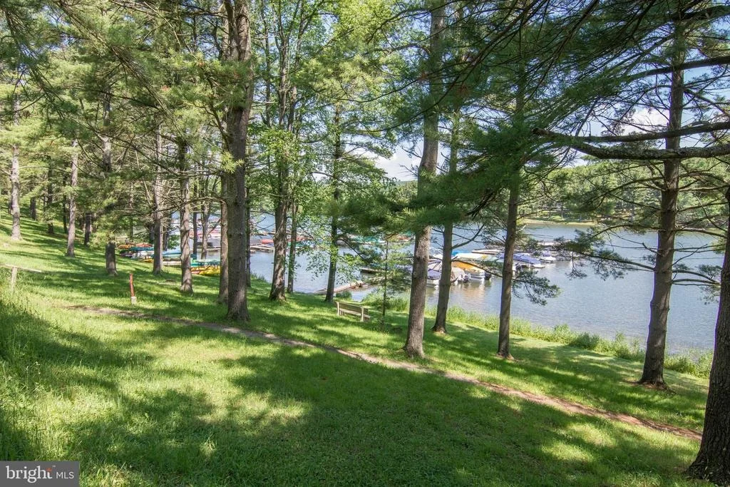 Photo of 527 DEER RUN LANE