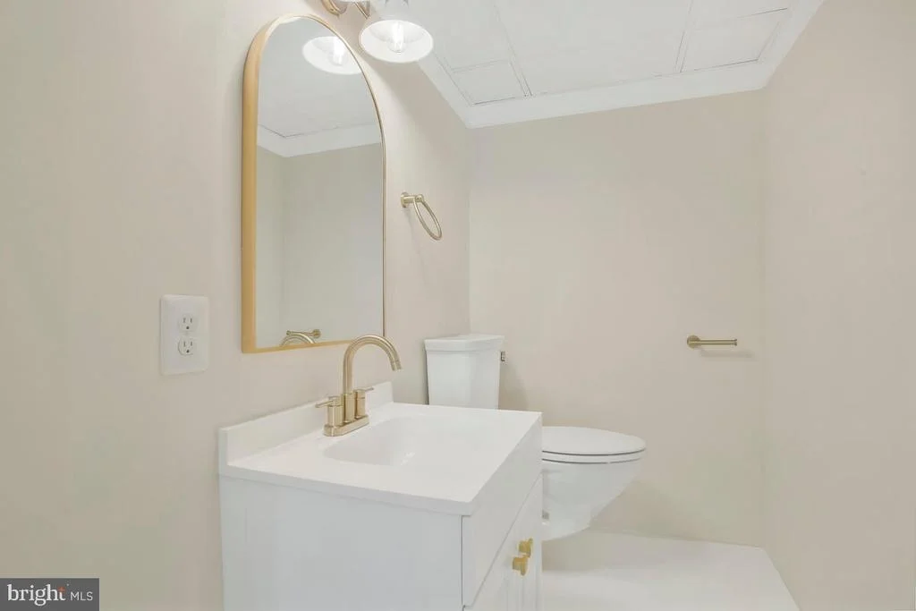 Photo of 11216 LAKEVIEW DRIVE