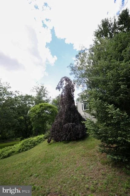 Photo of 1740 FAIRMOUNT ROAD