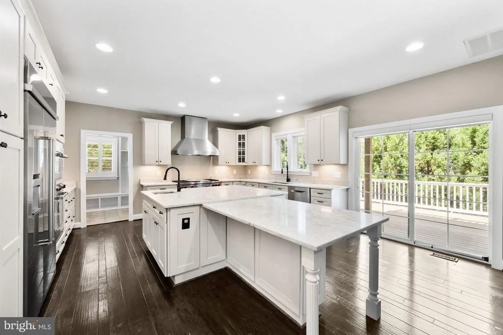 Photo of 8404 STONEWALL DRIVE