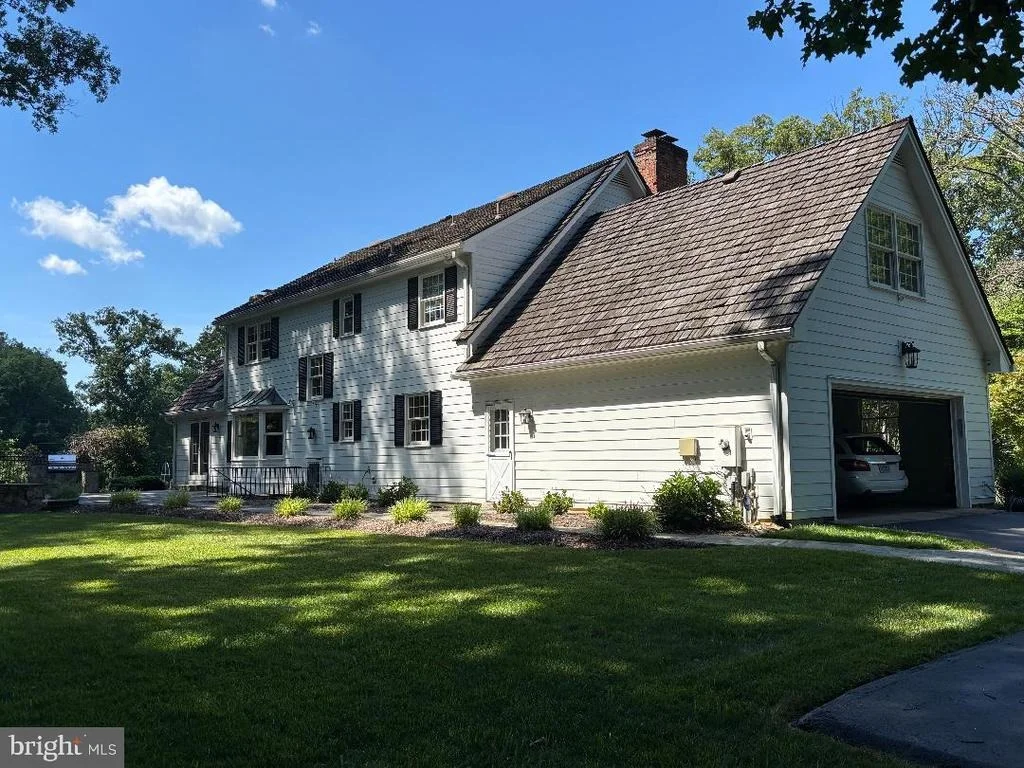 Photo of 1123 LAURELWOOD DRIVE