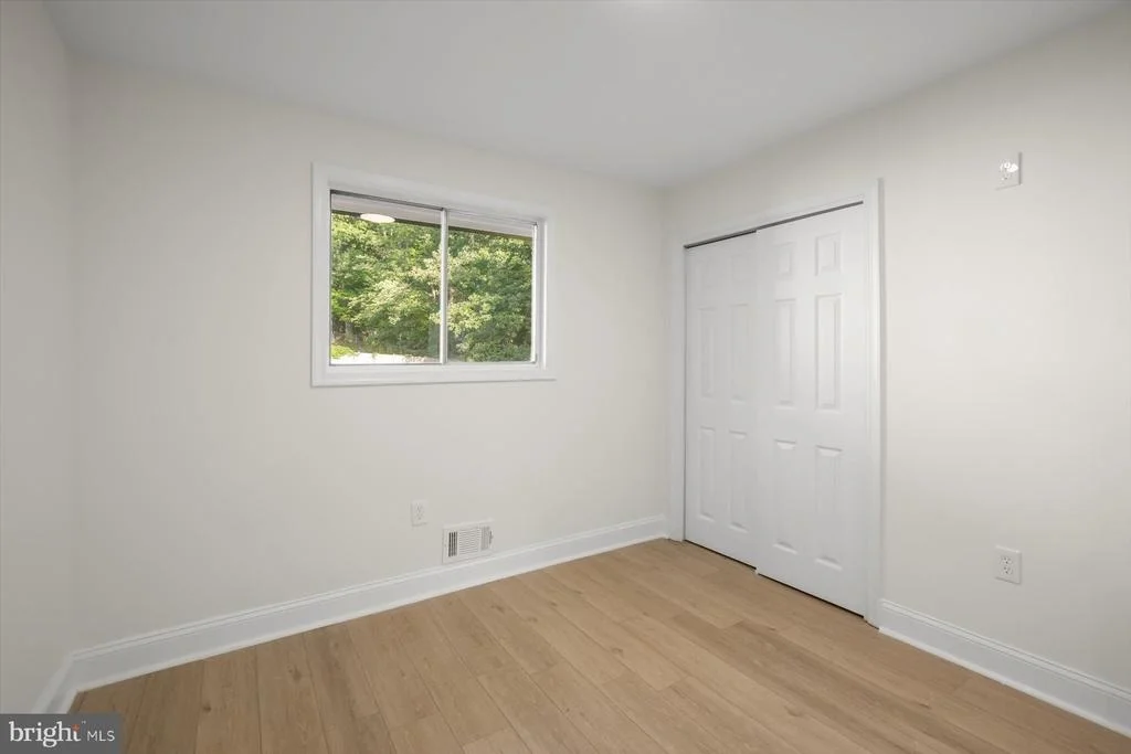 Photo of 5918 SOUTHGATE DRIVE