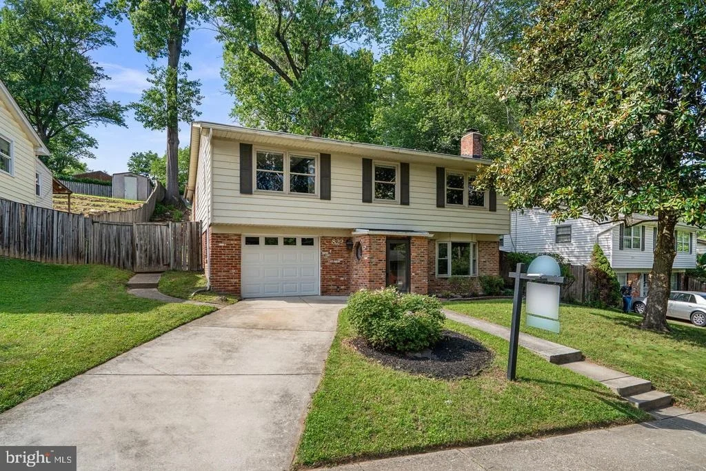 Photo of 822 LOXFORD TERRACE