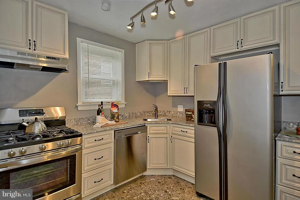 Photo of 4705 QUADRANT STREET