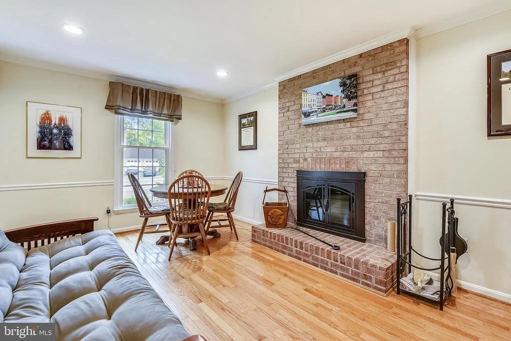 Photo of 6 SERPENTINE COURT