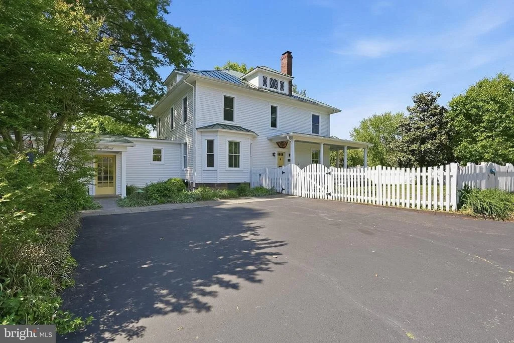 Photo of 9026 SUDLEY ROAD